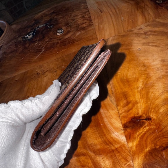 Louis Vuitton
Vintage 2007 damier long Bifold Wallet - Picture 13 of 17